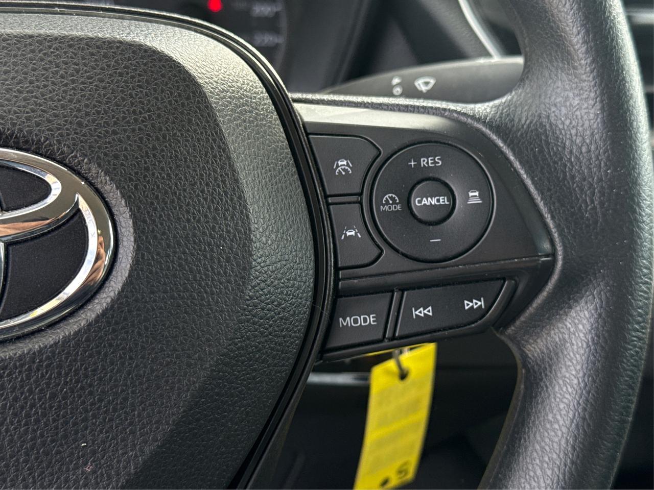 2023 Toyota Corolla LE HEATED SEATS MINT! WE FINANCE ALL CREDIT! Photo