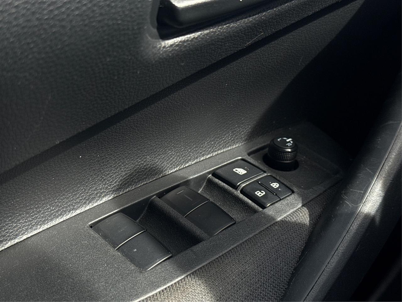 2023 Toyota Corolla LE HEATED SEATS MINT! WE FINANCE ALL CREDIT! Photo