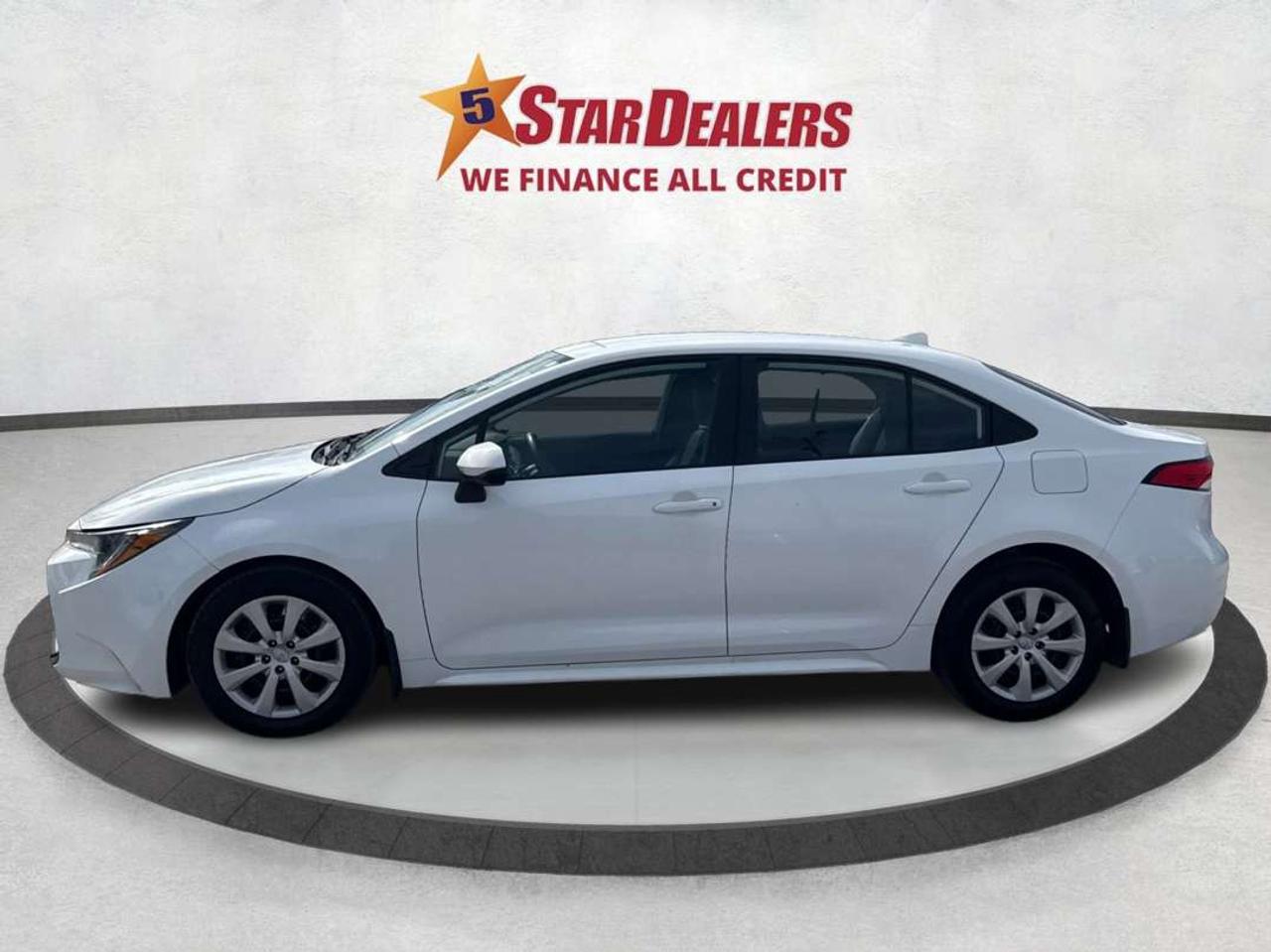 2023 Toyota Corolla LE HEATED SEATS MINT! WE FINANCE ALL CREDIT! Photo3