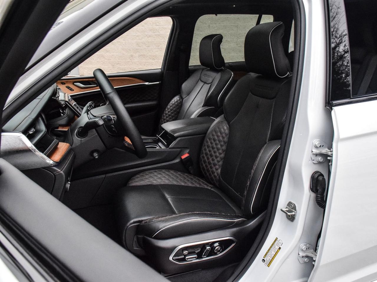 2024 Jeep Grand Cherokee Summit 4dr 4x4 Photo