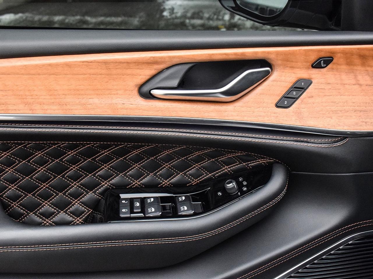 2024 Jeep Grand Cherokee Summit 4dr 4x4 Photo