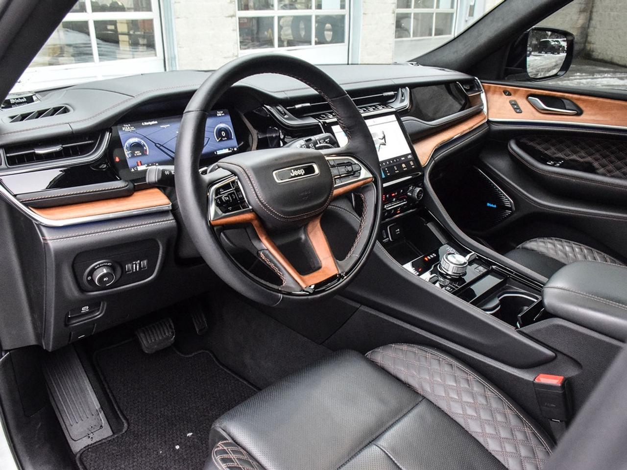 2024 Jeep Grand Cherokee Summit 4dr 4x4 Photo