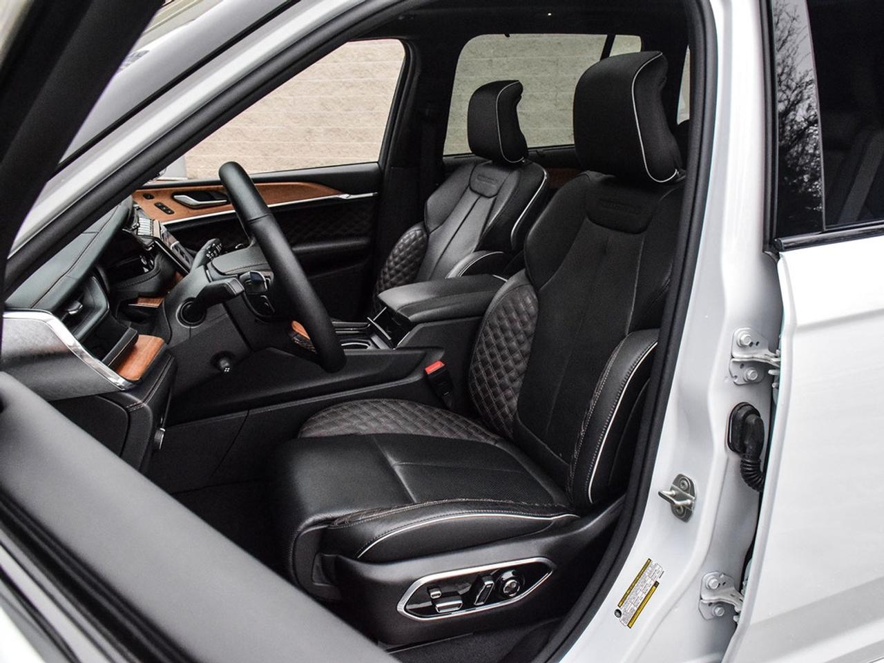 2024 Jeep Grand Cherokee Summit 4dr 4x4 Photo