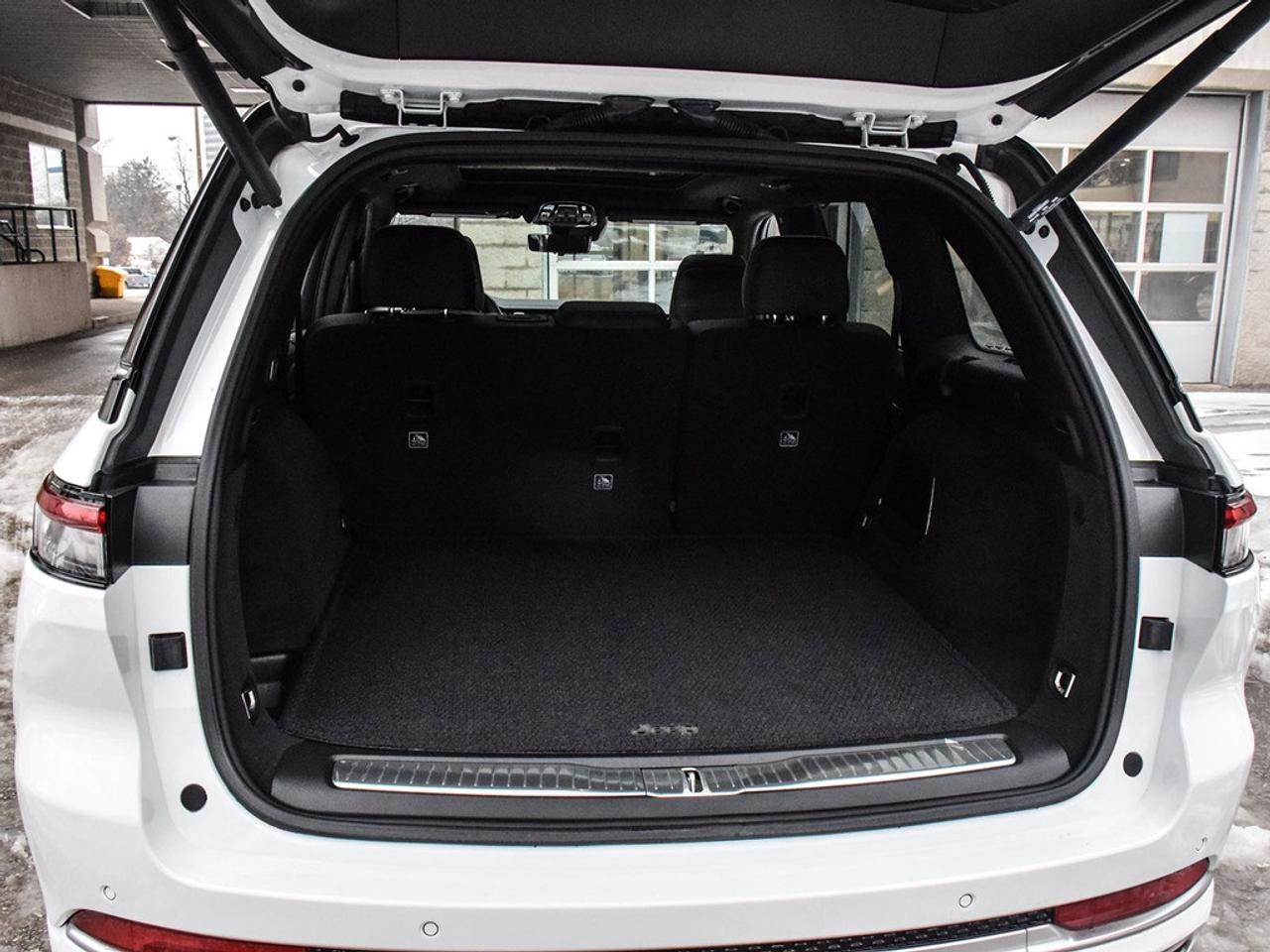 2024 Jeep Grand Cherokee Summit 4dr 4x4 Photo