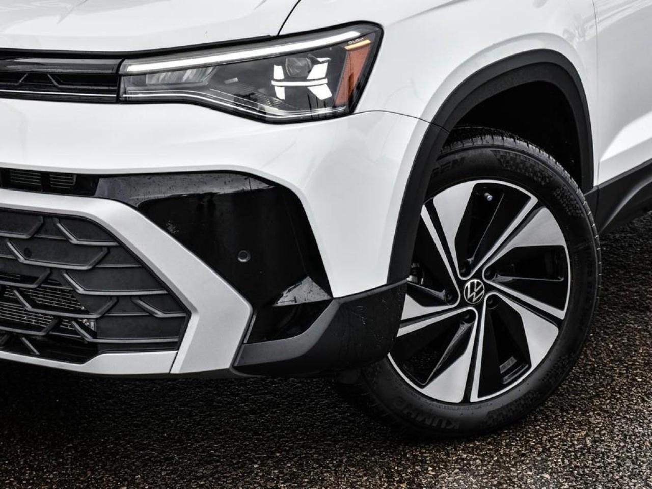 2025 Volkswagen Taos Comfortline 4dr All-Wheel Drive 4MOTION Photo