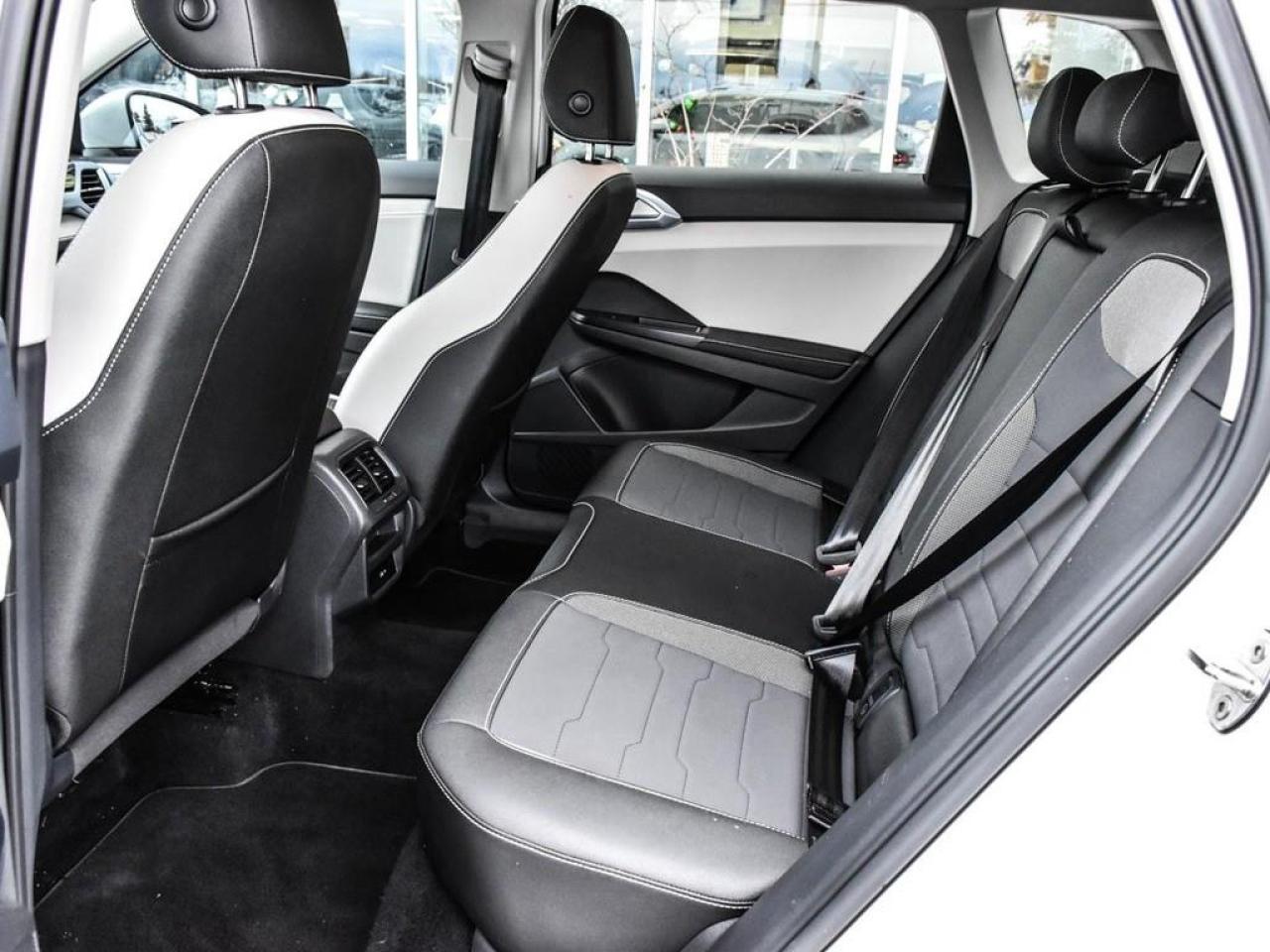 2025 Volkswagen Taos Comfortline 4dr All-Wheel Drive 4MOTION Photo