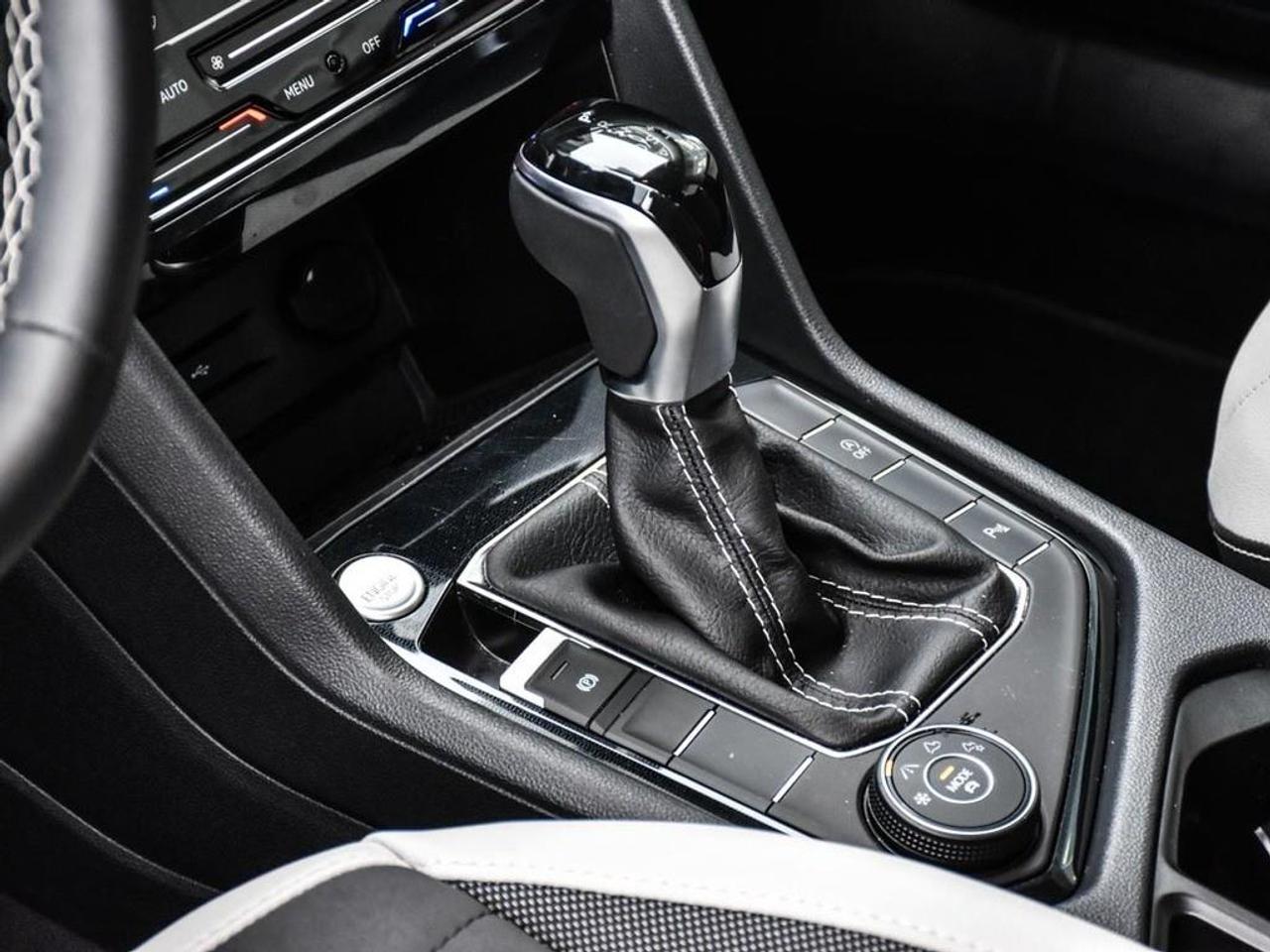 2025 Volkswagen Taos Comfortline 4dr All-Wheel Drive 4MOTION Photo