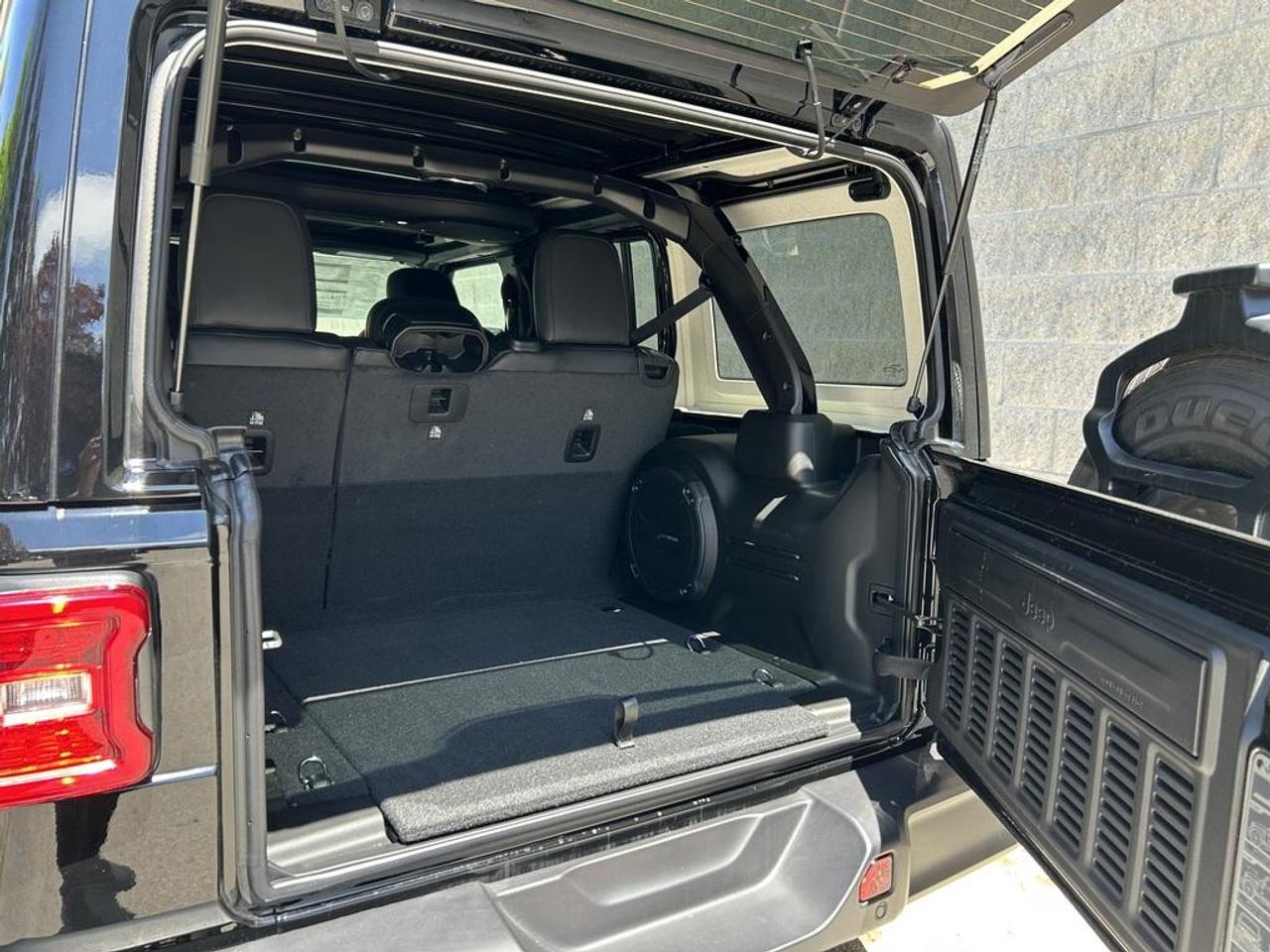 2026 Jeep Wrangler SAHARA 4DR 4X4 Photo