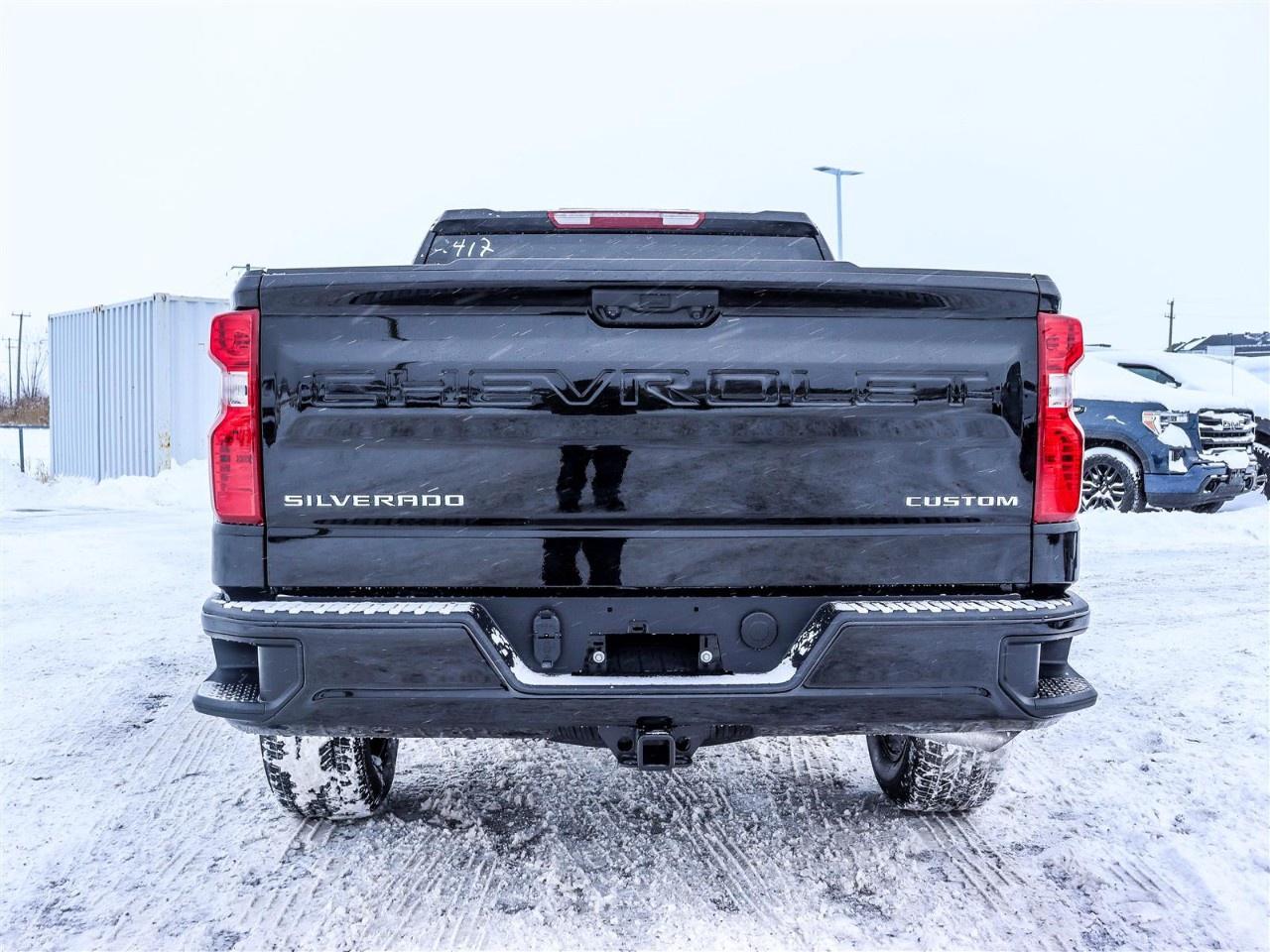 2026 Chevrolet Silverado 1500 Crew Cab Standard Box 4-Wheel Drive Custom Photo3