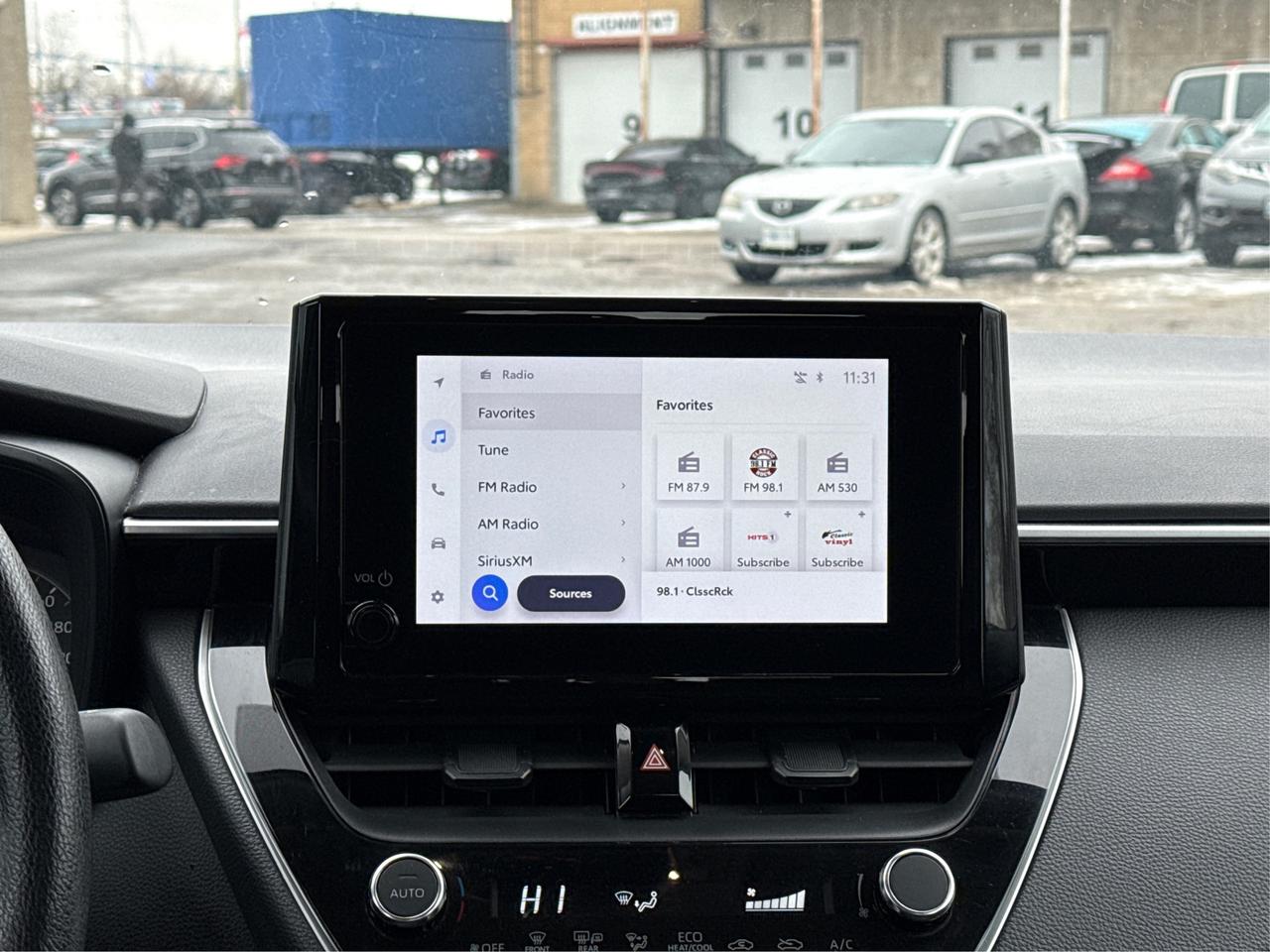 2023 Toyota Corolla LE CLEAN LOW KM MUST SEE WE FINANCE ALL CREDIT! Photo