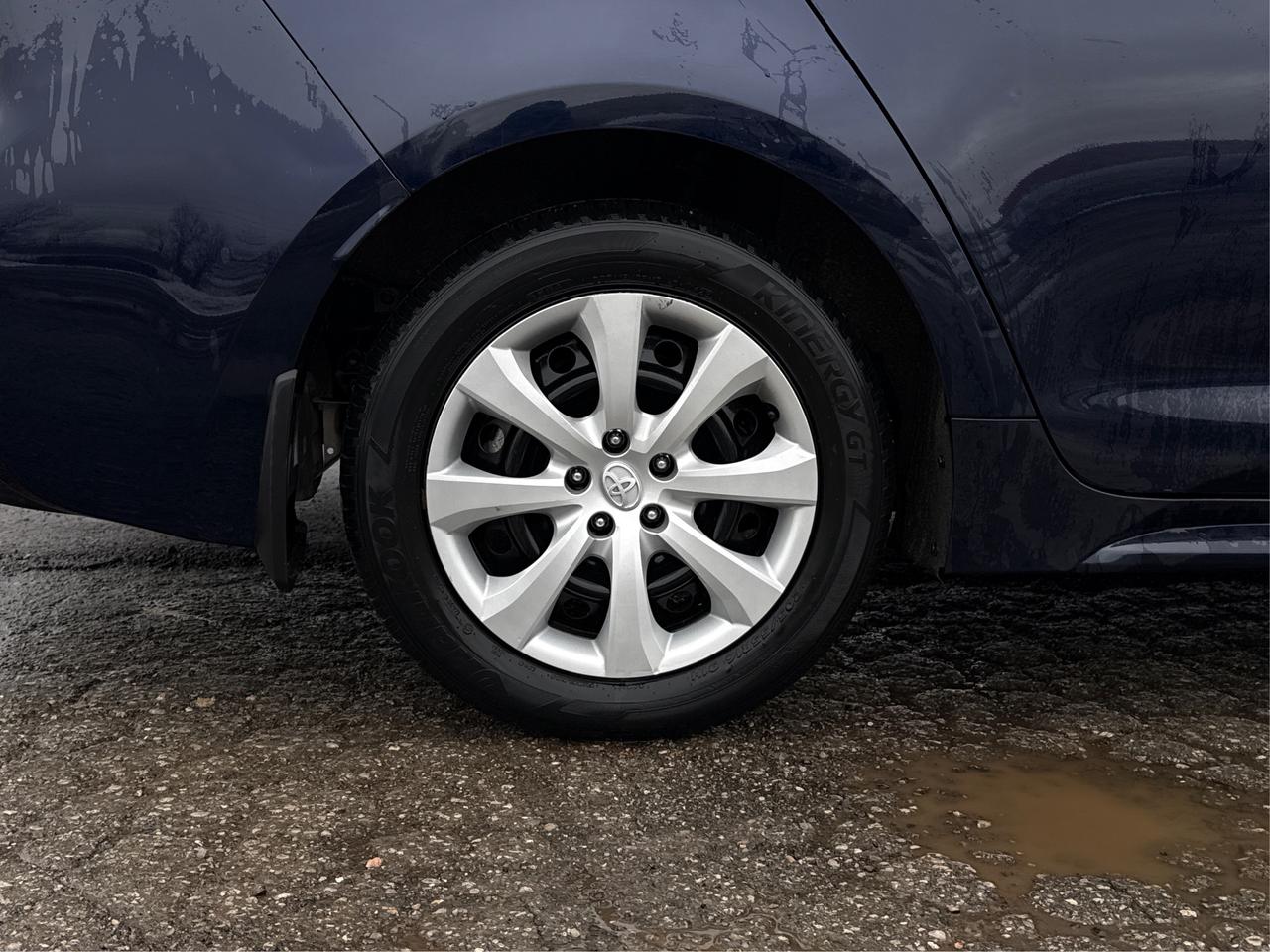 2023 Toyota Corolla LE CLEAN LOW KM MUST SEE WE FINANCE ALL CREDIT! Photo