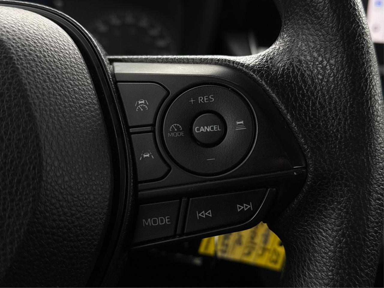 2023 Toyota Corolla LE CLEAN LOW KM MUST SEE WE FINANCE ALL CREDIT! Photo