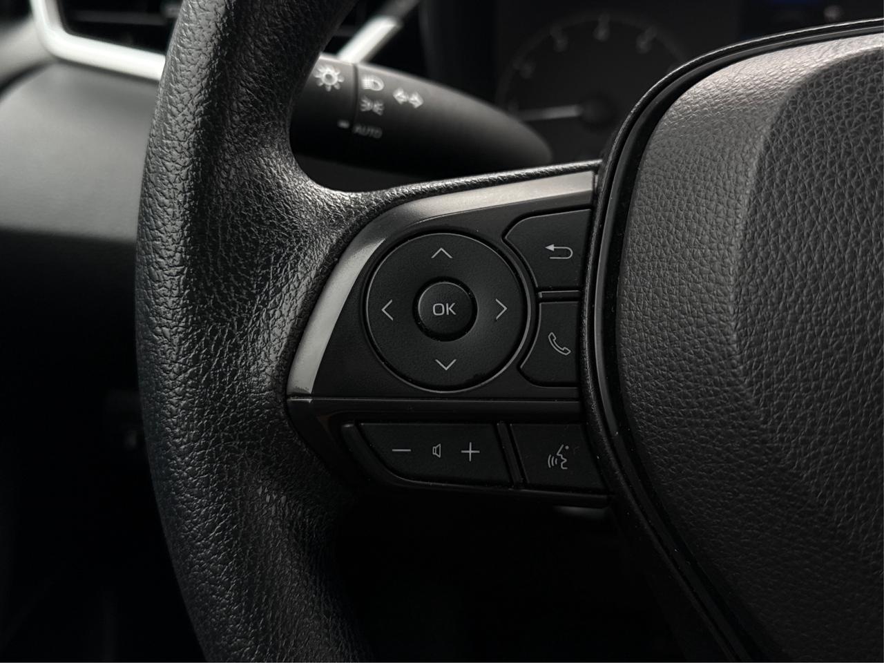 2023 Toyota Corolla LE CLEAN LOW KM MUST SEE WE FINANCE ALL CREDIT! Photo