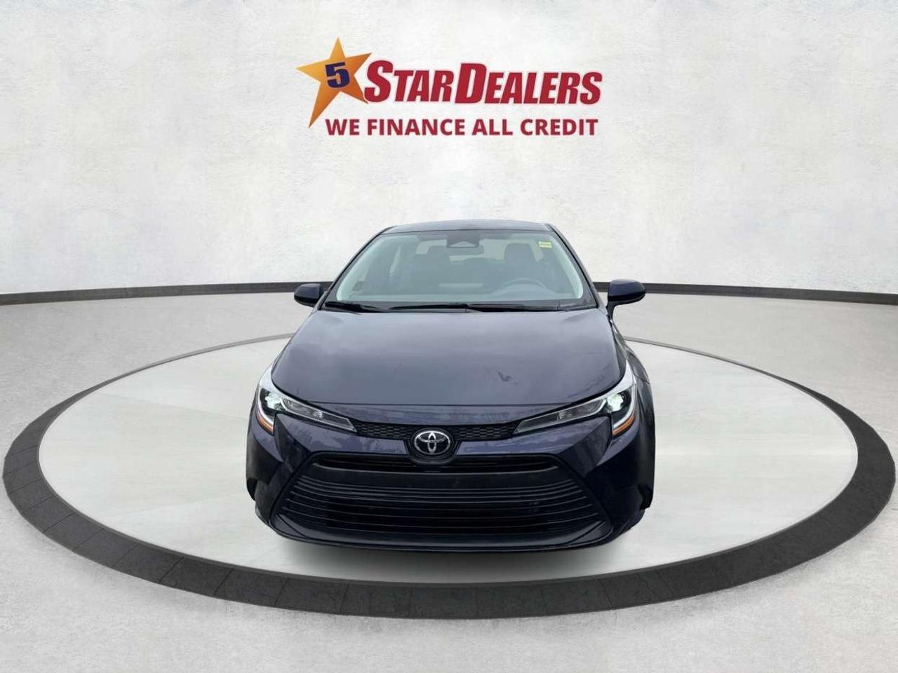 2023 Toyota Corolla LE CLEAN LOW KM MUST SEE WE FINANCE ALL CREDIT! Photo1