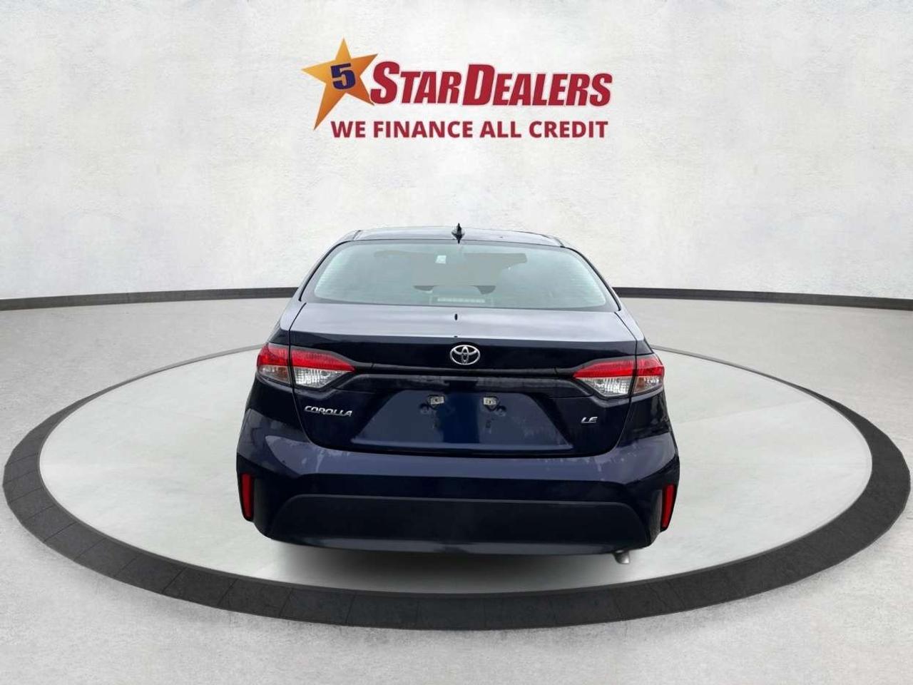 2023 Toyota Corolla LE CLEAN LOW KM MUST SEE WE FINANCE ALL CREDIT! Photo