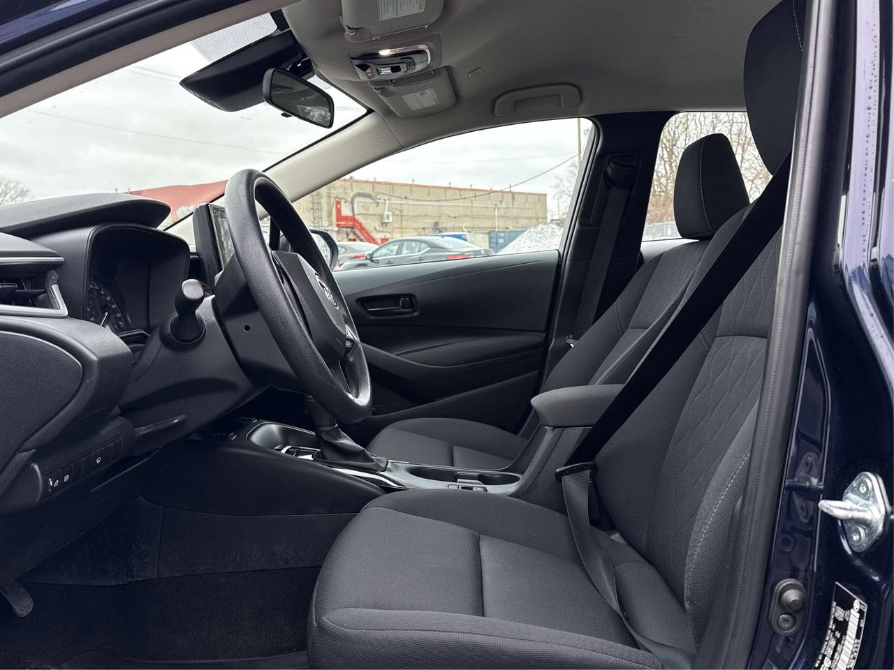 2023 Toyota Corolla LE CLEAN LOW KM MUST SEE WE FINANCE ALL CREDIT! Photo