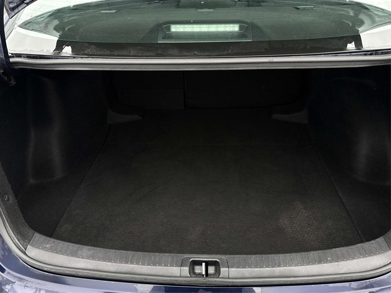 2023 Toyota Corolla LE CLEAN LOW KM MUST SEE WE FINANCE ALL CREDIT! Photo