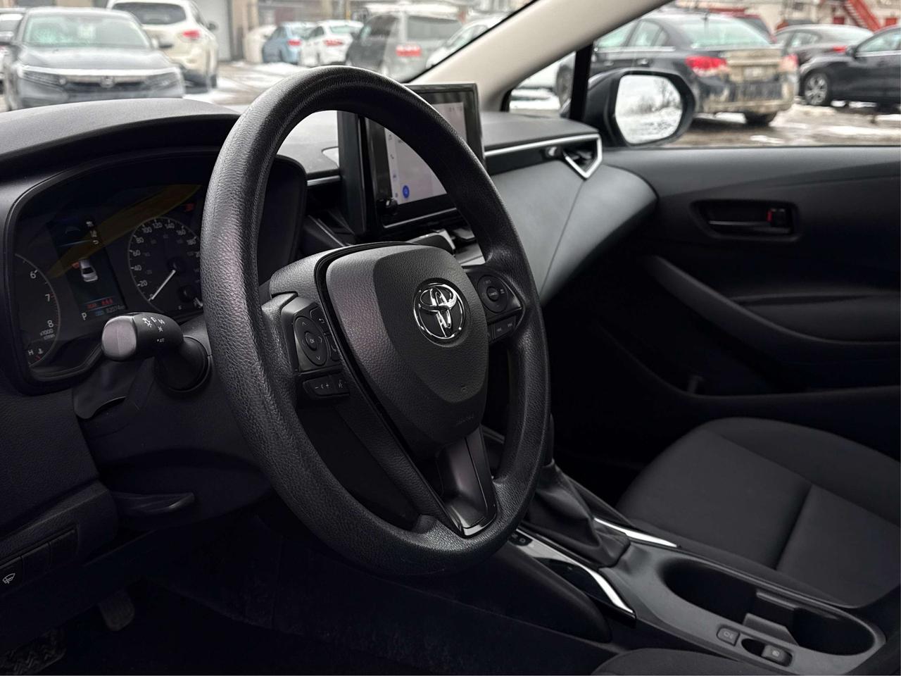 2023 Toyota Corolla LE CLEAN LOW KM MUST SEE WE FINANCE ALL CREDIT! Photo