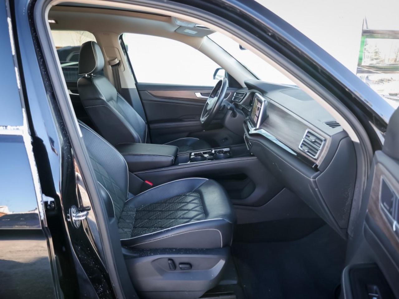 2024 Volkswagen Atlas Execline 2.0 TSI Photo