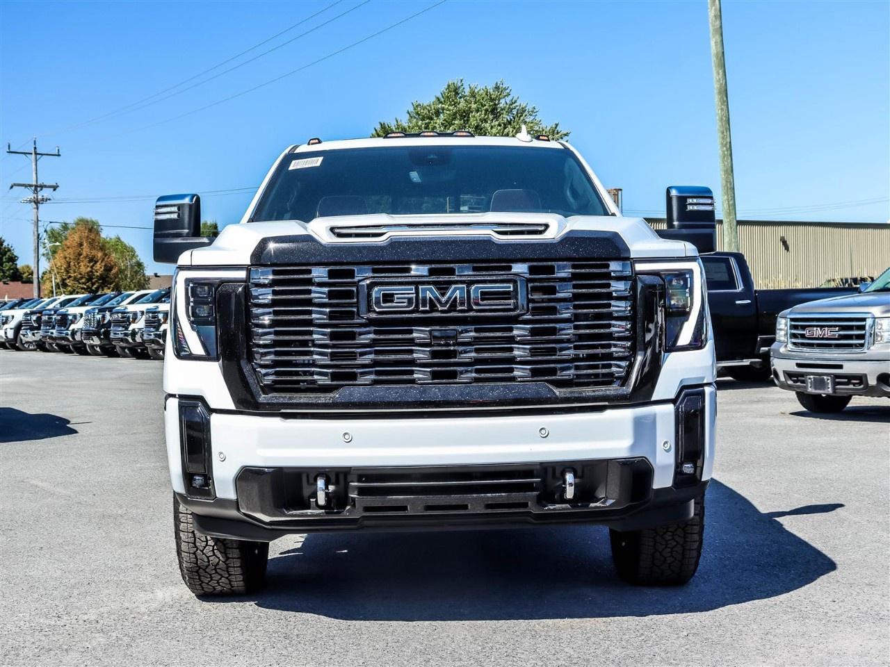 2025 GMC SIERRA 2500HD 4WD Crew Cab Standard Box Denali Ultimate Photo