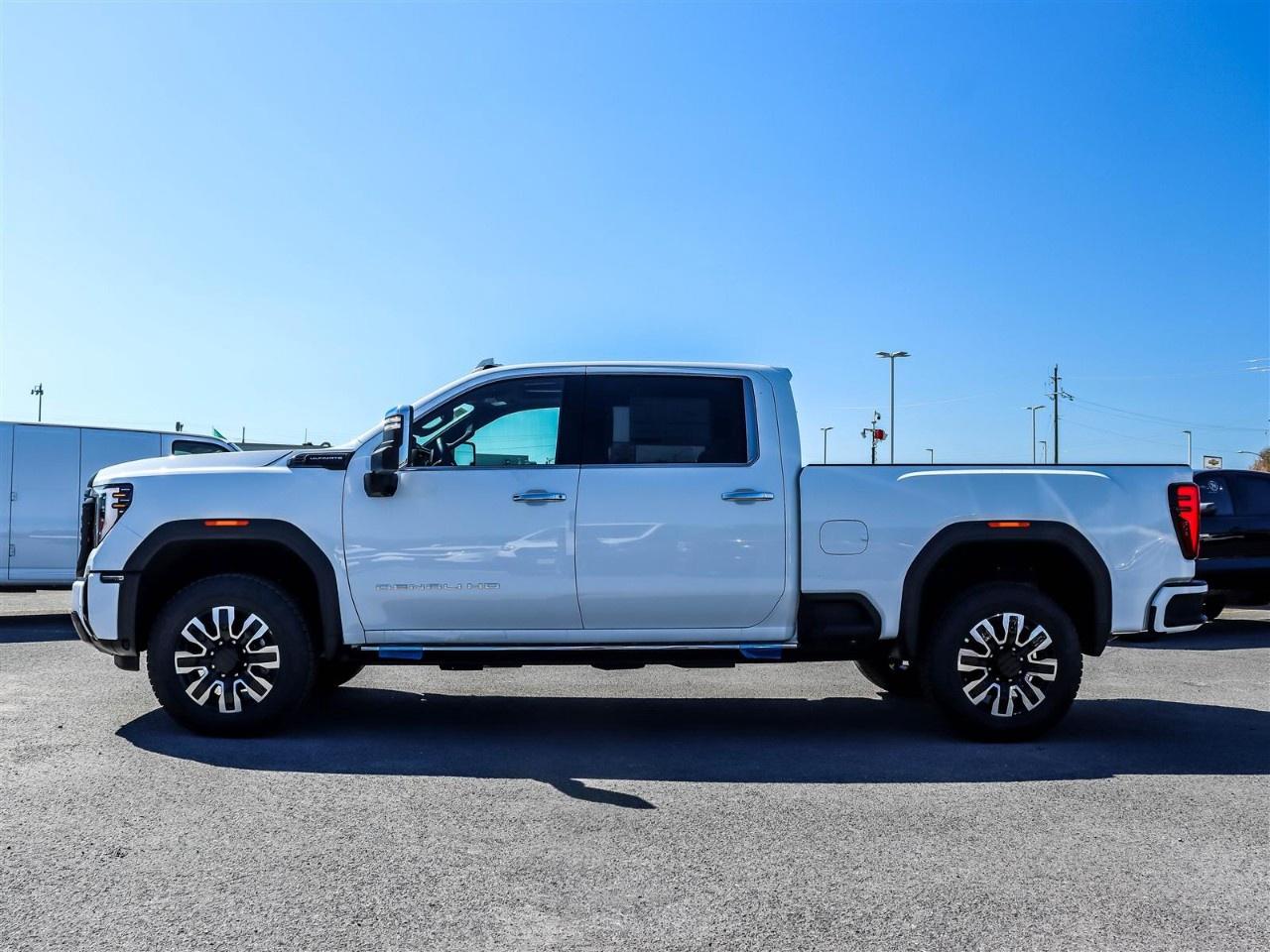 2025 GMC SIERRA 2500HD 4WD Crew Cab Standard Box Denali Ultimate Photo2