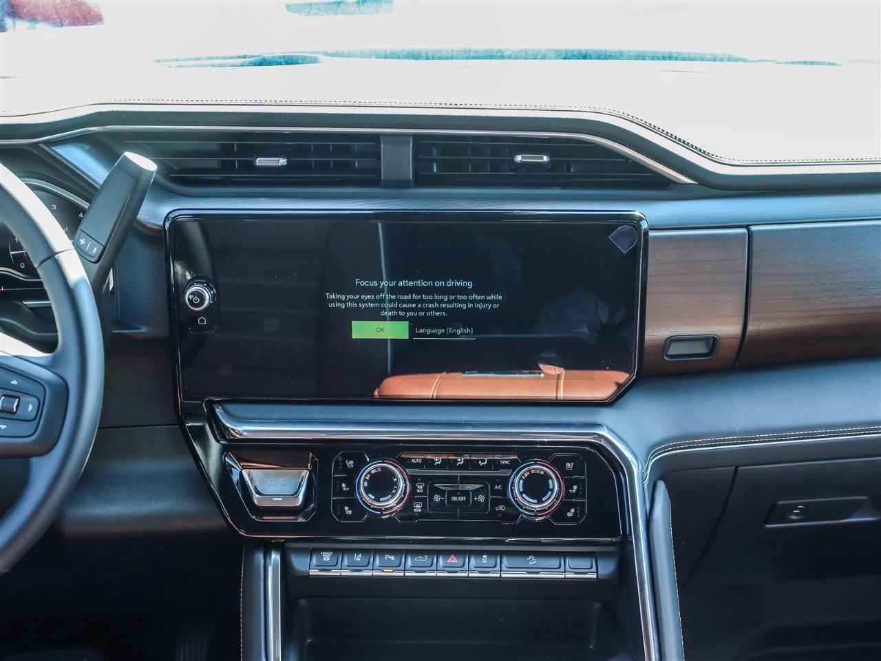 2025 GMC SIERRA 2500HD 4WD Crew Cab Standard Box Denali Ultimate Photo