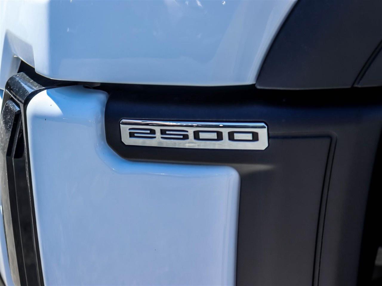 2025 GMC SIERRA 2500HD 4WD Crew Cab Standard Box Denali Ultimate Photo