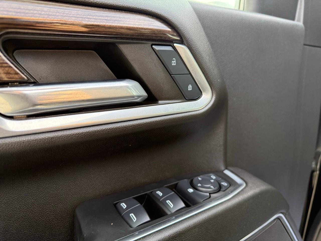 2024 Chevrolet SILVERADO 2500HD 4WD Crew Cab Standard Box LT Photo