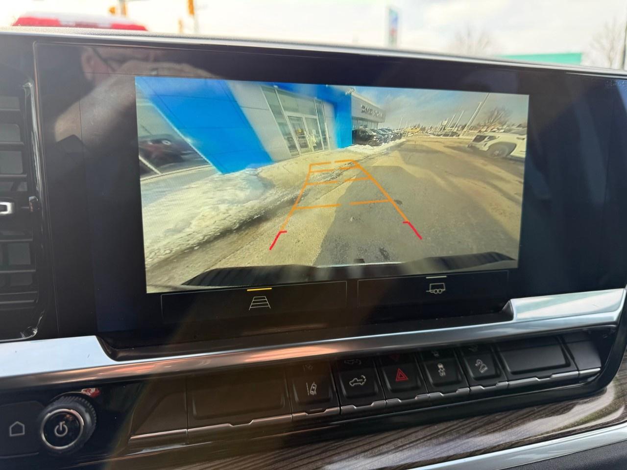 2024 Chevrolet SILVERADO 2500HD 4WD Crew Cab Standard Box LT Photo