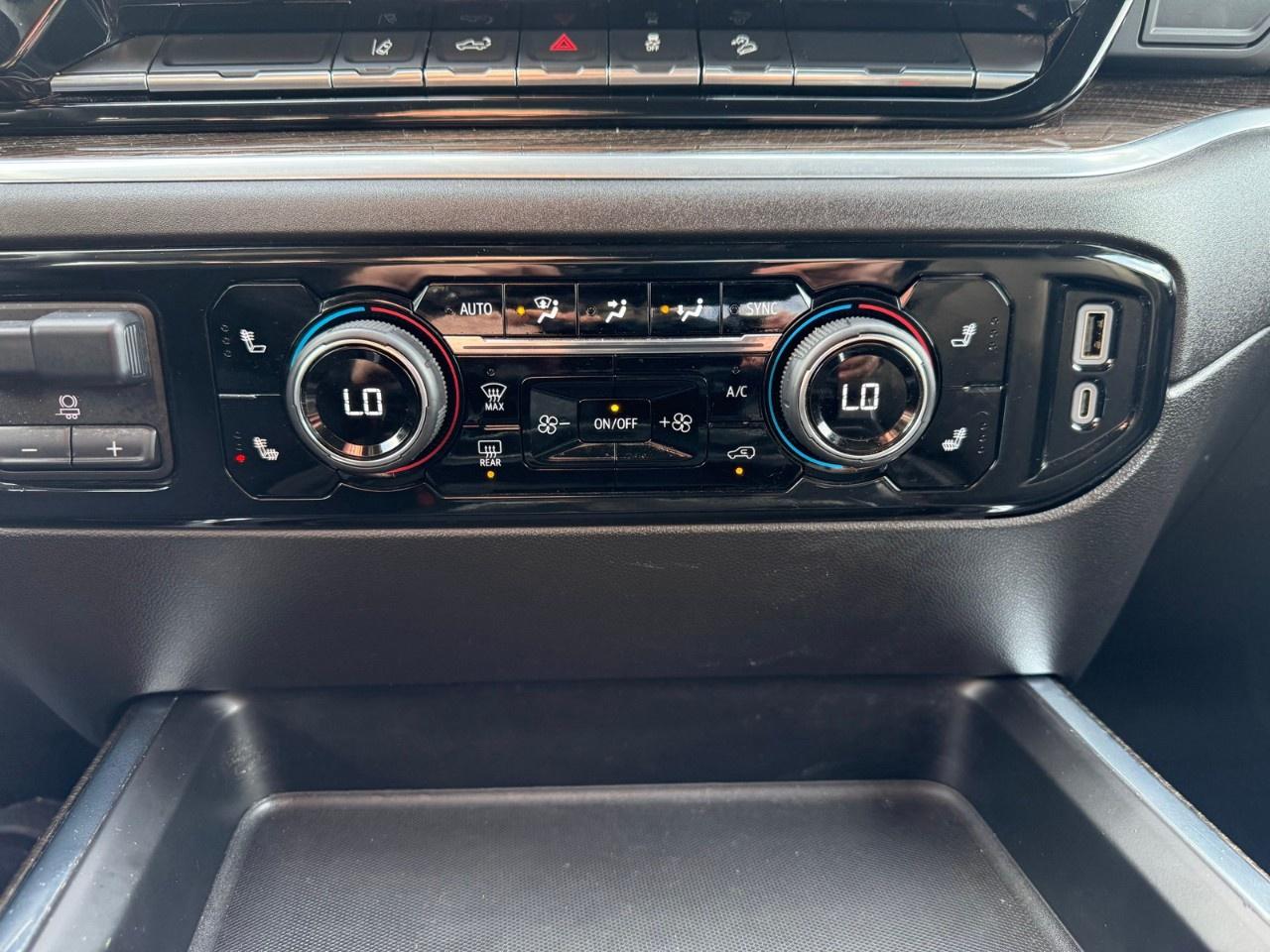 2024 Chevrolet SILVERADO 2500HD 4WD Crew Cab Standard Box LT Photo