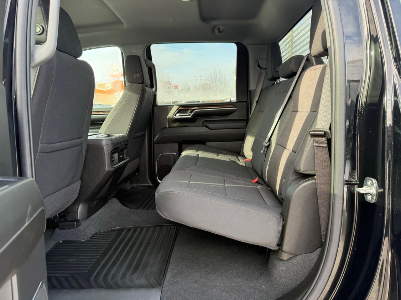 2024 Chevrolet SILVERADO 2500HD 4WD Crew Cab Standard Box LT Photo