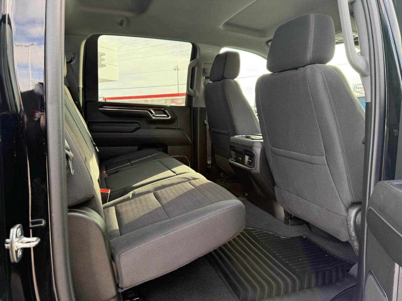 2024 Chevrolet SILVERADO 2500HD 4WD Crew Cab Standard Box LT Photo