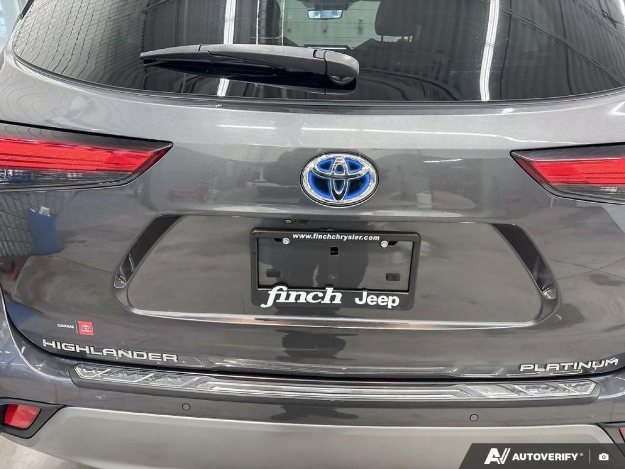 2023 Toyota Highlander Hybrid Limited 4dr All-Wheel Drive Photo