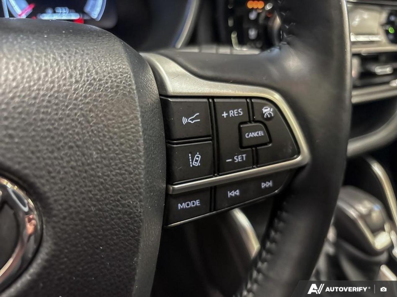 2023 Toyota Highlander Hybrid Limited 4dr All-Wheel Drive Photo