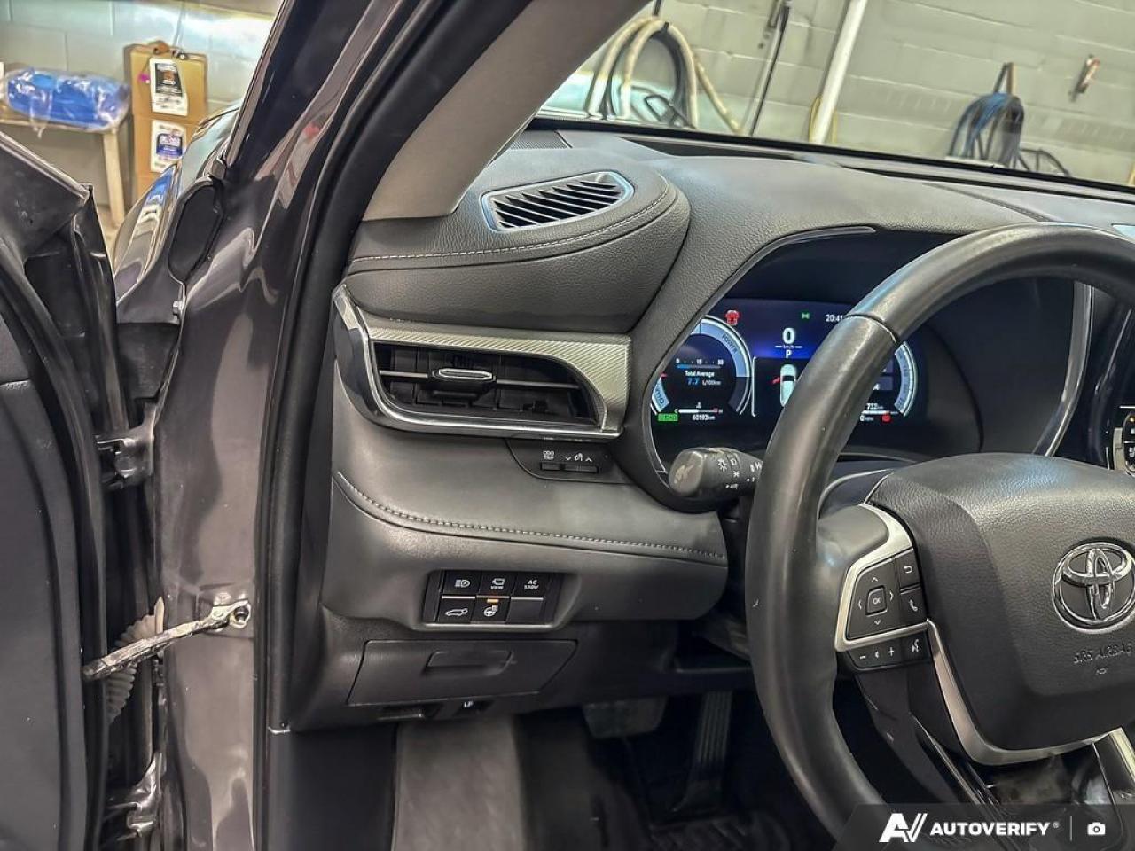 2023 Toyota Highlander Hybrid Limited 4dr All-Wheel Drive Photo