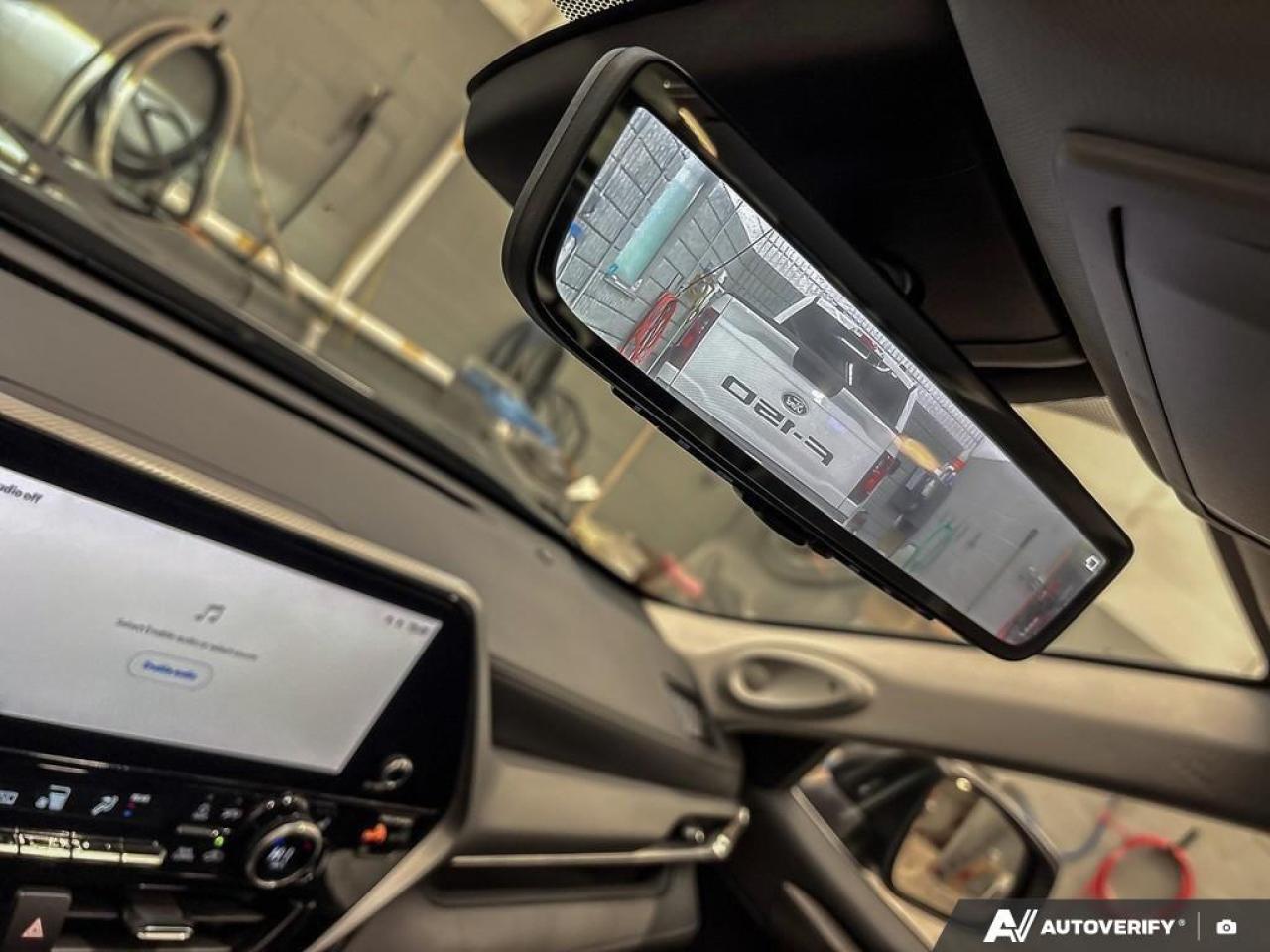 2023 Toyota Highlander Hybrid Limited 4dr All-Wheel Drive Photo