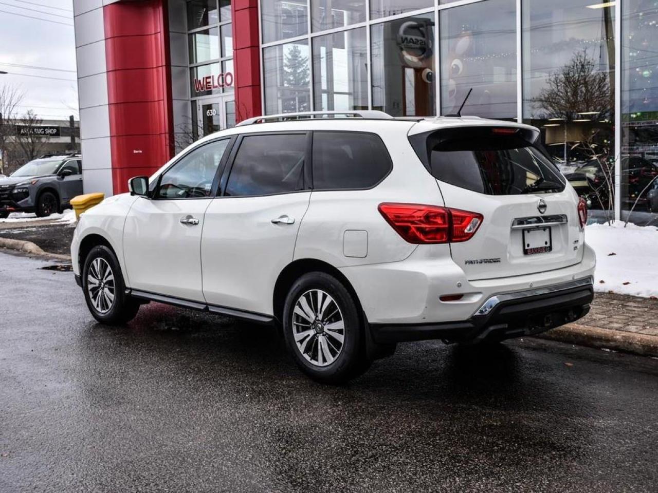 2018 Nissan Pathfinder  Photo4