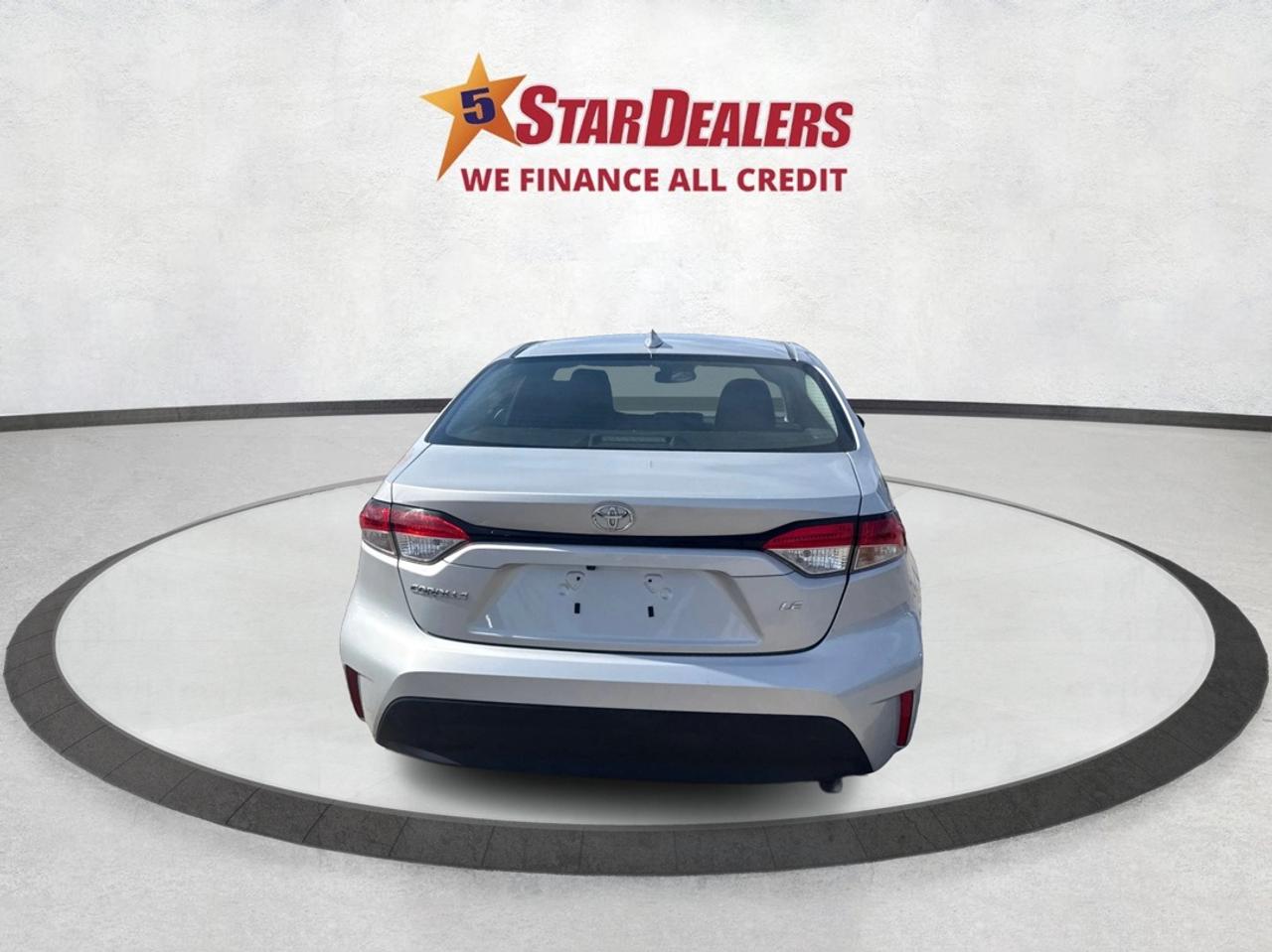 2023 Toyota Corolla LE CLEAN LOW KM MUST SEE WE FINANCE ALL CREDIT! Photo