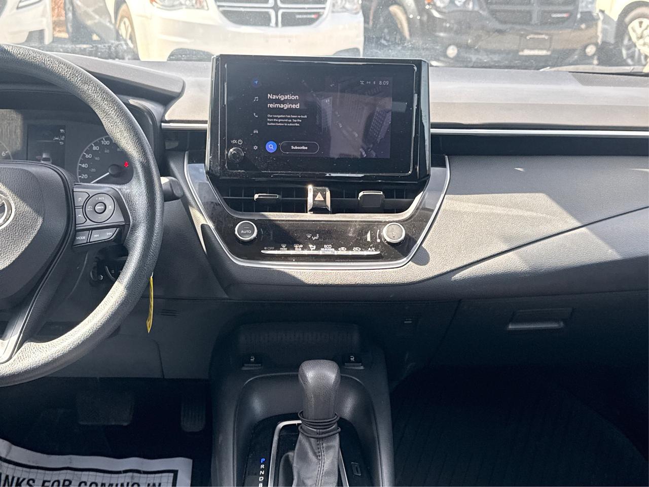 2023 Toyota Corolla LE CLEAN LOW KM MUST SEE WE FINANCE ALL CREDIT! Photo