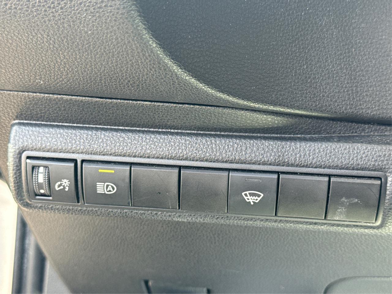 2023 Toyota Corolla LE CLEAN LOW KM MUST SEE WE FINANCE ALL CREDIT! Photo