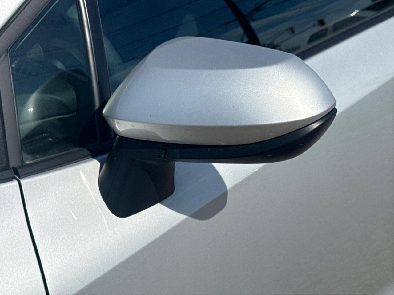 2023 Toyota Corolla LE CLEAN LOW KM MUST SEE WE FINANCE ALL CREDIT! Photo