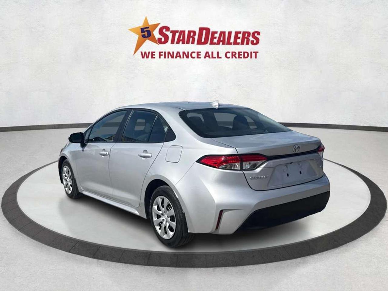 2023 Toyota Corolla LE CLEAN LOW KM MUST SEE WE FINANCE ALL CREDIT! Photo