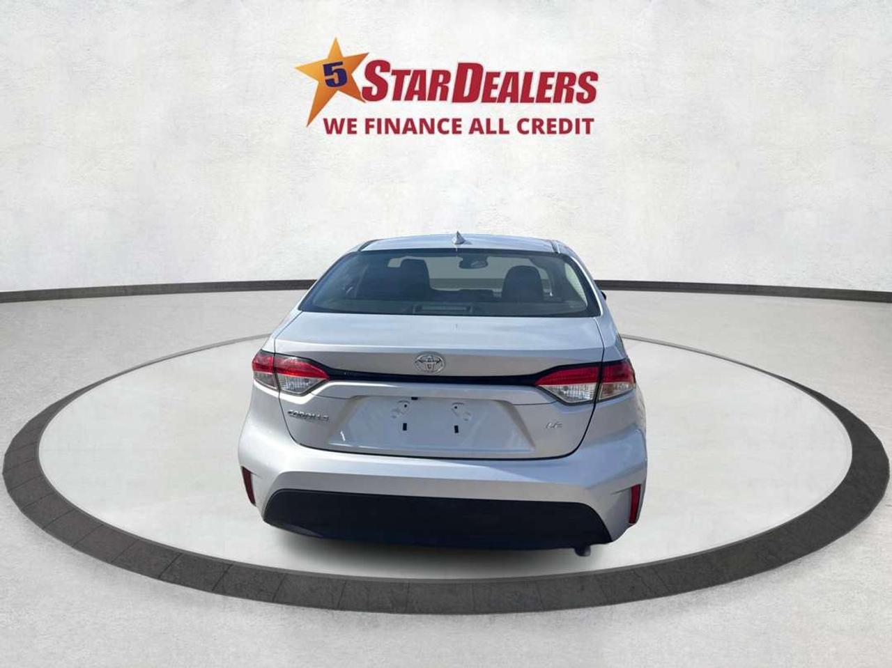 2023 Toyota Corolla LE CLEAN LOW KM MUST SEE WE FINANCE ALL CREDIT! Photo