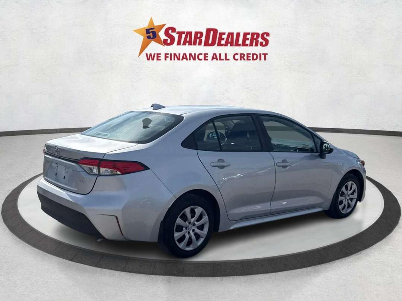 2023 Toyota Corolla LE CLEAN LOW KM MUST SEE WE FINANCE ALL CREDIT! Photo