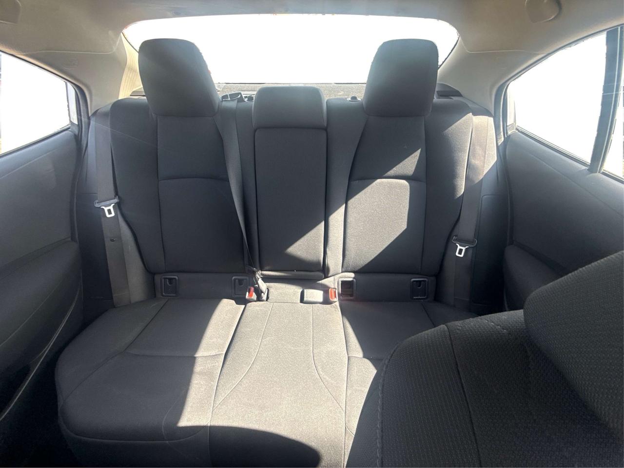 2023 Toyota Corolla LE CLEAN LOW KM MUST SEE WE FINANCE ALL CREDIT! Photo