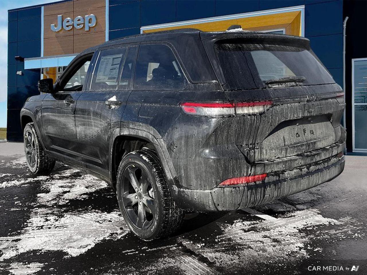 2025 Jeep Grand Cherokee Laredo 4dr 4x4 Photo