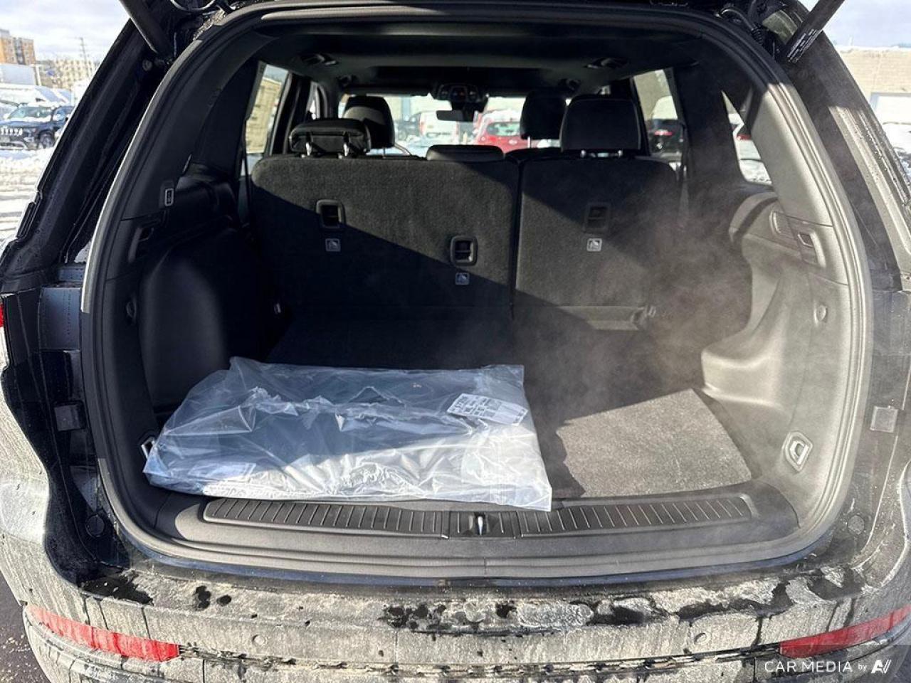 2025 Jeep Grand Cherokee Laredo 4dr 4x4 Photo