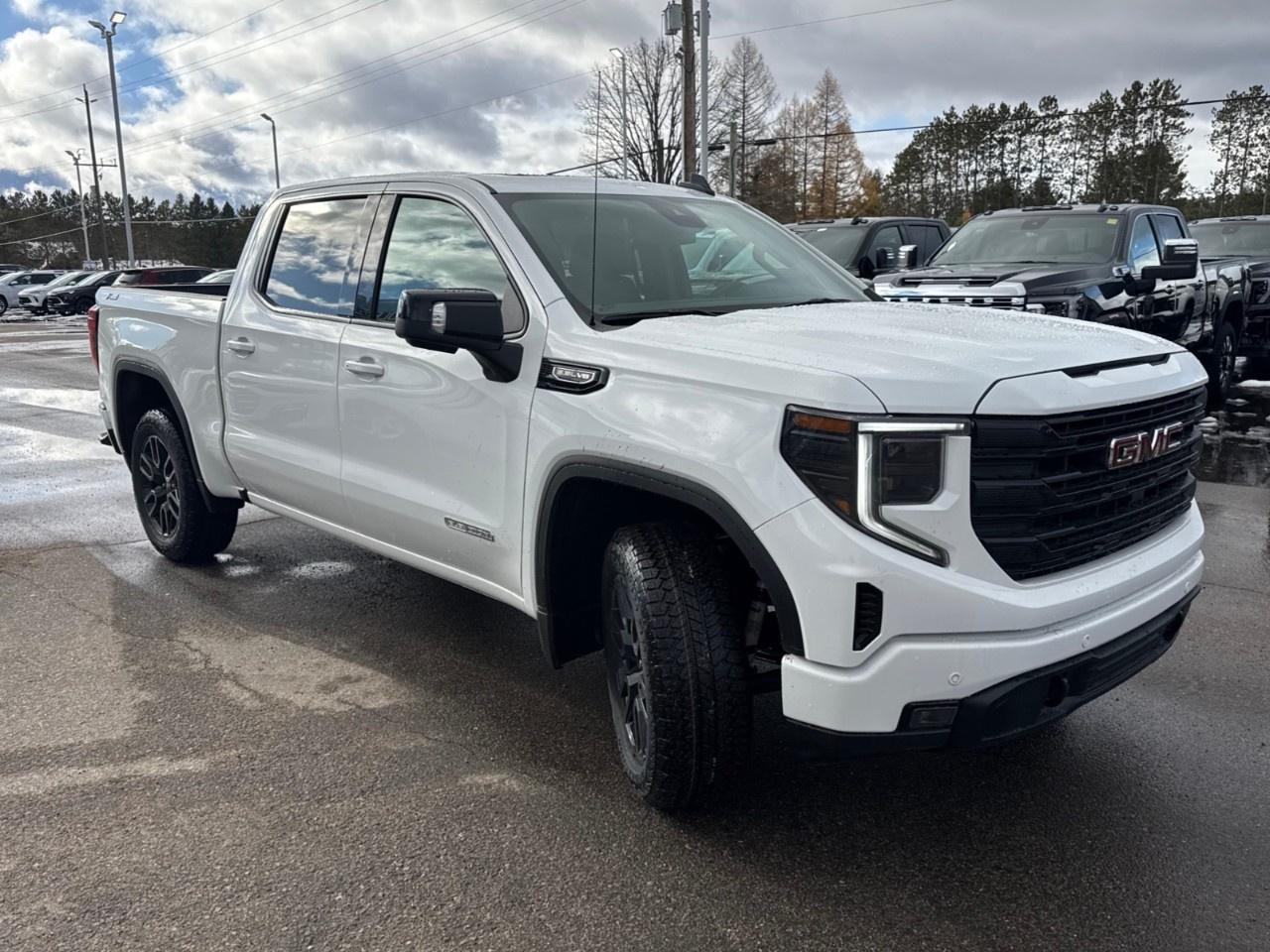 2026 GMC Sierra 1500 Crew Cab Short Box 4-Wheel Drive Elevation Photo2