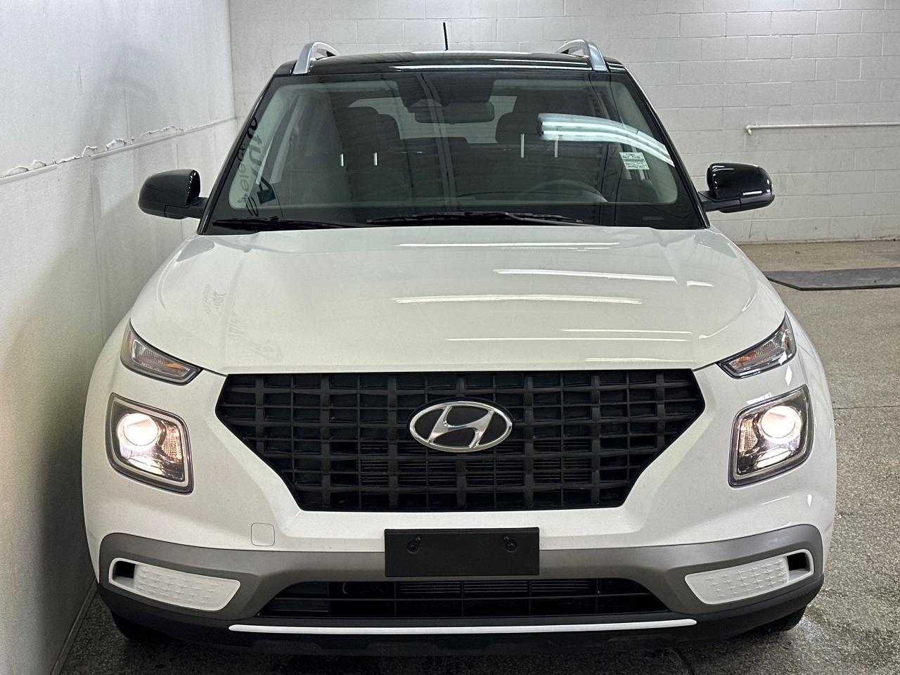 2025 Hyundai Venue Preferred w/Two-Tone 4dr Front-Wheel Drive Photo