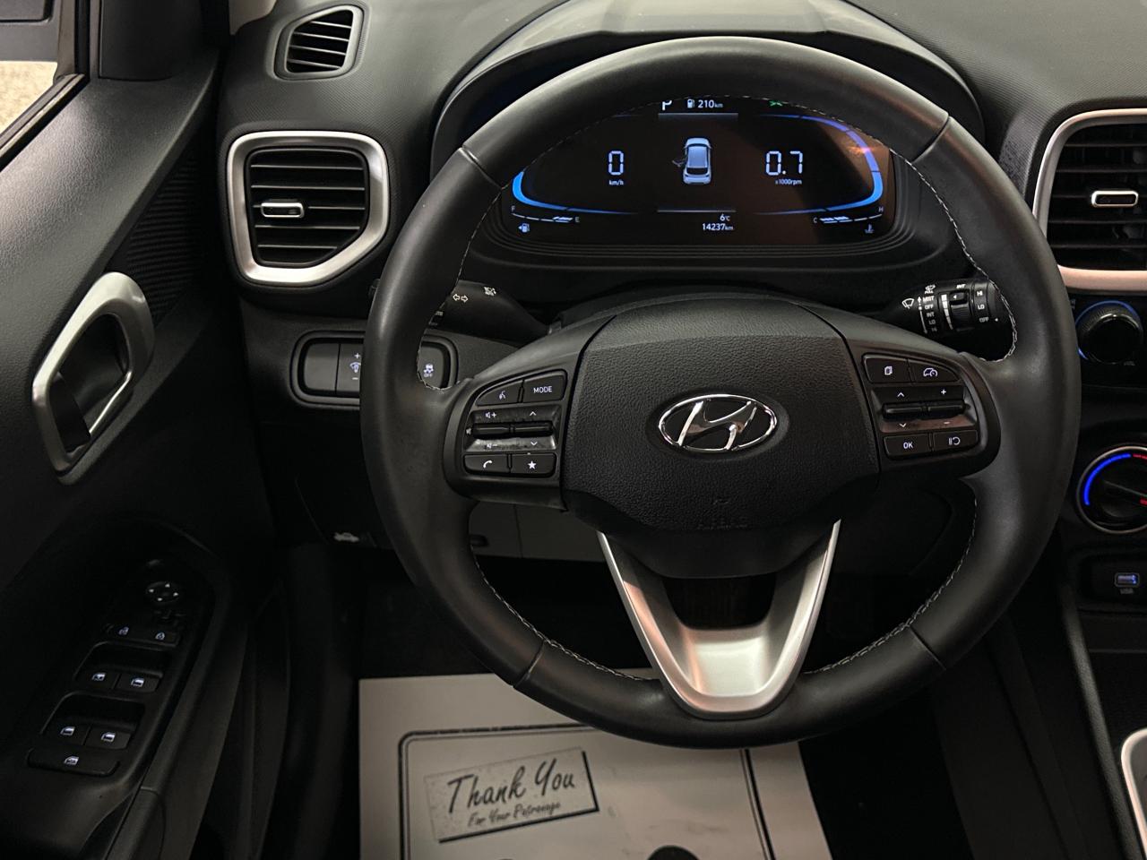 2025 Hyundai Venue Preferred w/Two-Tone 4dr Front-Wheel Drive Photo